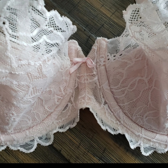 Victoria's Secret Other - Victoria Secret lace bra sz 36C Victoria's Secret Other - Victoria Secret lace bra sz 36C